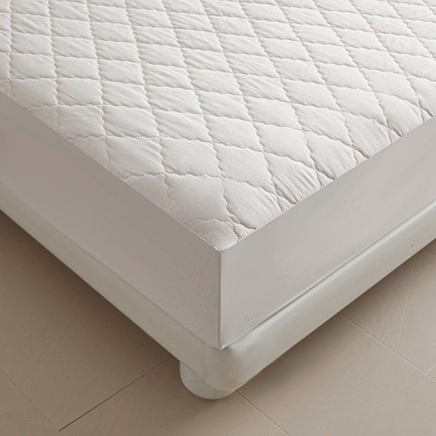 Diamond Lattice Quilted Waterproof Mattress Protector Three-piece Set
