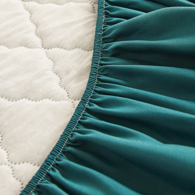 Diamond Lattice Quilted Waterproof Mattress Protector Three-piece Set